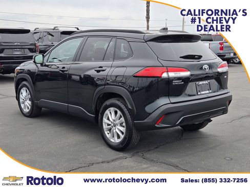 Used 2025 Toyota Corolla Cross LE image 5