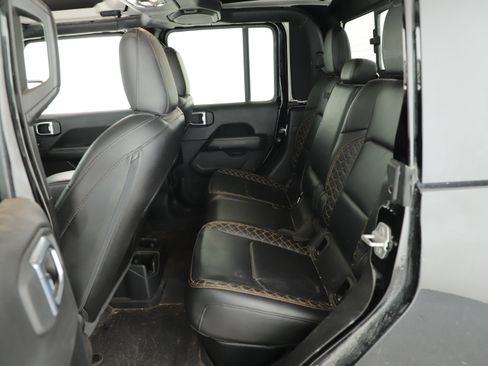 Used 2022 Jeep Gladiator Overland AWD/4WD image 7
