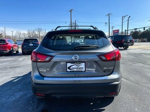 Used 2017 Nissan Rogue Sport SL w/ SL Premium Package image 7