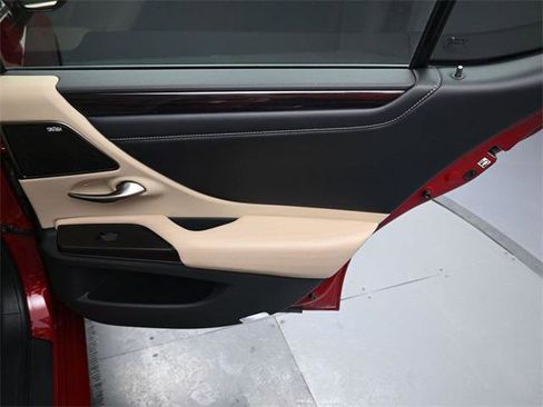 Used 2019 Lexus ES 350 w/ Luxury Package image 34