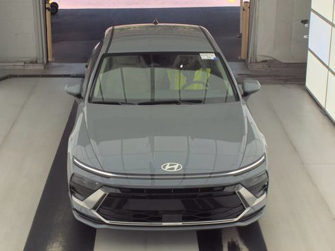 Used 2024 Hyundai Sonata SEL FWD image 2