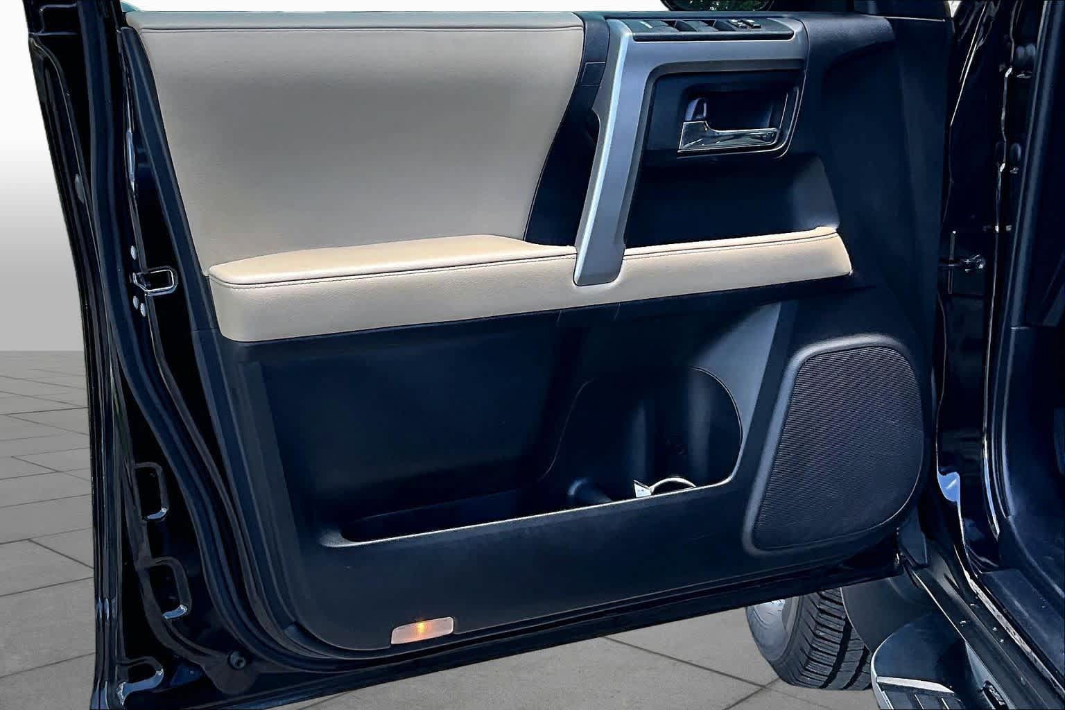 Used 2022 Toyota 4Runner SR5 Premium w/ Moonroof Package RWD image 26