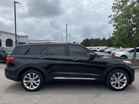 Used 2021 Ford Explorer Platinum w/ Equipment Group 601A AWD/4WD image 8