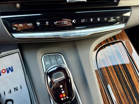 Used 2023 Cadillac Escalade Premium Luxury w/ Performance Package image 33