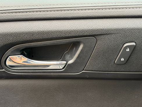 Used 2017 Chevrolet Traverse LT w/ Style and Technology Package image 9