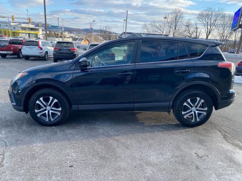 Used 2018 Toyota RAV4 LE w/ All Weather Liner Package image 6