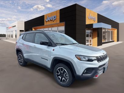 New 2026 Jeep Compass Trailhawk w/ Sun, Sound & Navigation Group