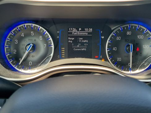 Used 2023 Chrysler Voyager LX FWD image 13