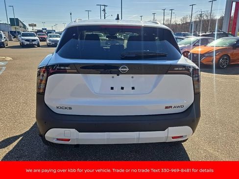 New 2026 Nissan Kicks SR w/ SR Premium Package AWD/4WD image 6
