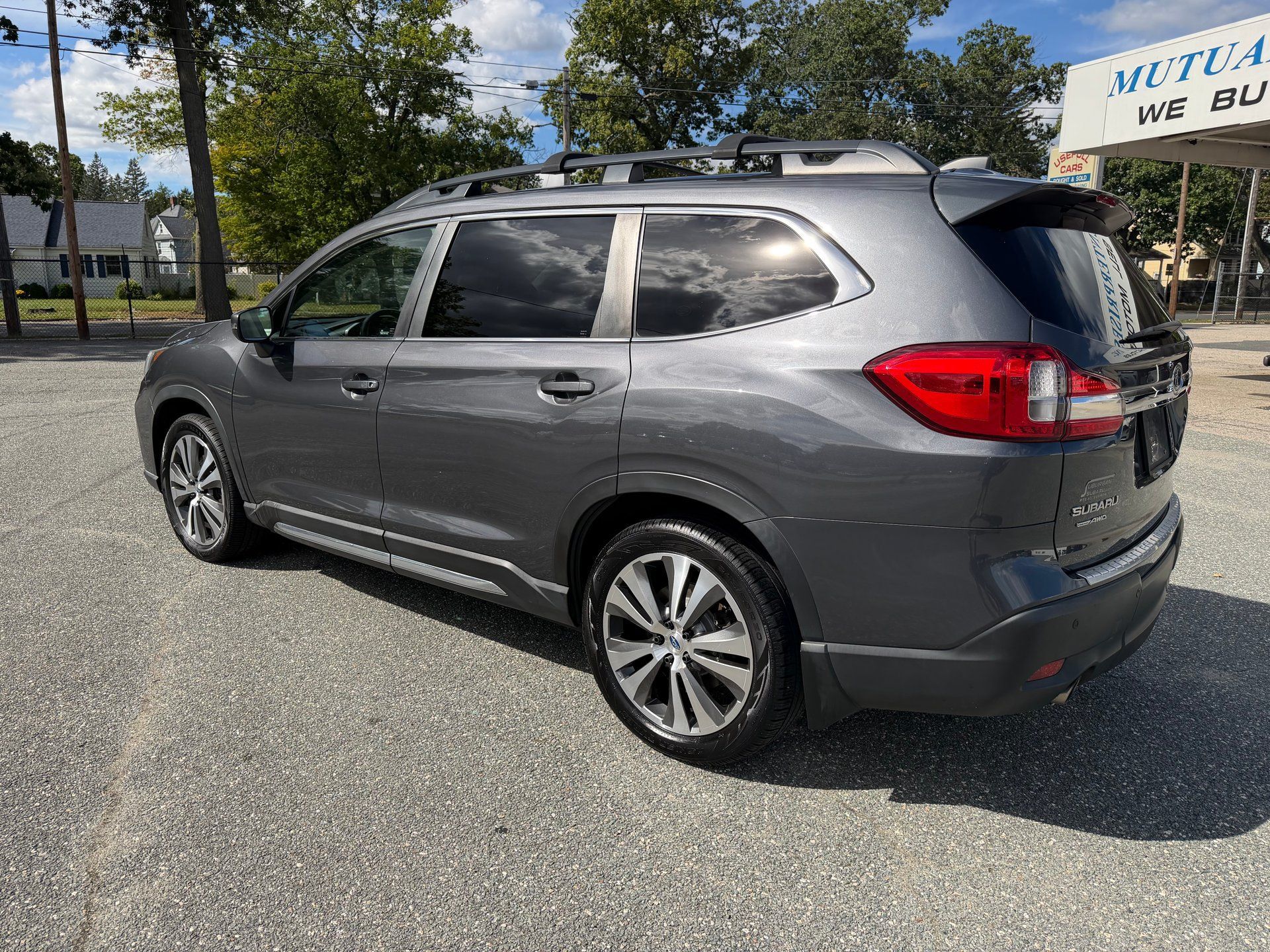 Used 2020 Subaru Ascent Limited w/ Technology Package AWD/4WD image 4
