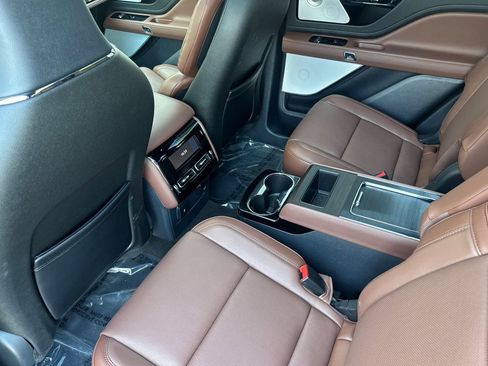 New 2026 Lincoln Aviator Reserve AWD/4WD image 10