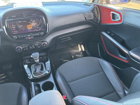 Used 2023 Kia Soul GT-Line image 22