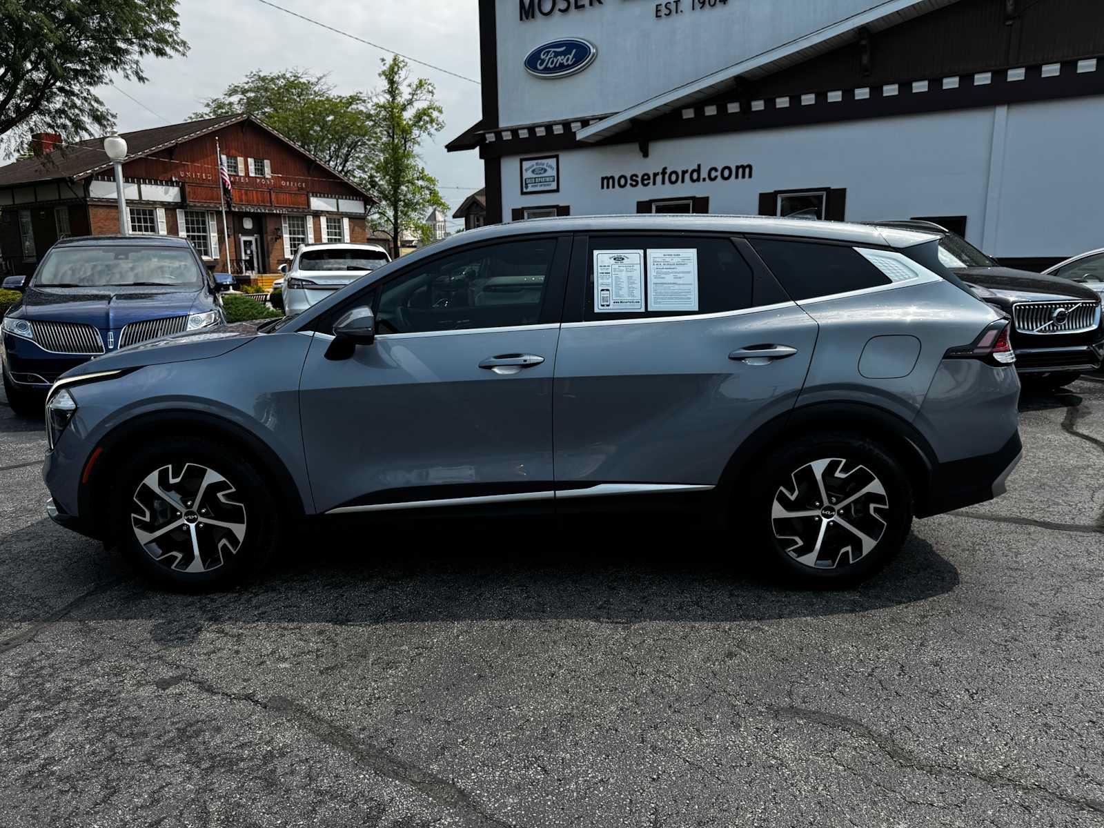 Used 2023 Kia Sportage EX FWD image 8