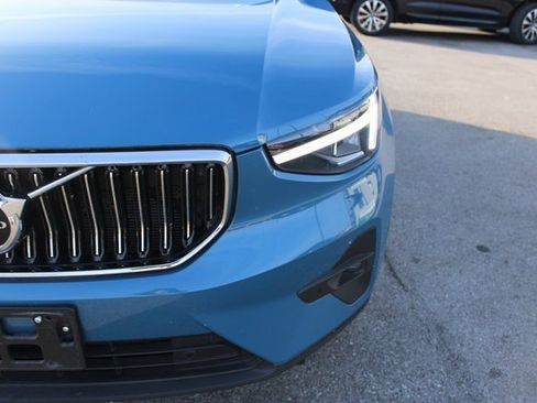 Used 2025 Volvo XC40 B5 Plus image 43