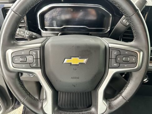 Used 2023 Chevrolet Silverado 1500 LT AWD/4WD image 19