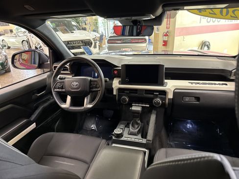 Used 2024 Toyota Tacoma TRD Off-Road image 20