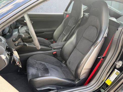 Used 2018 Porsche 718 Cayman RWD image 5