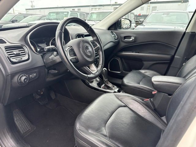Used 2018 Jeep Compass Limited AWD/4WD image 11