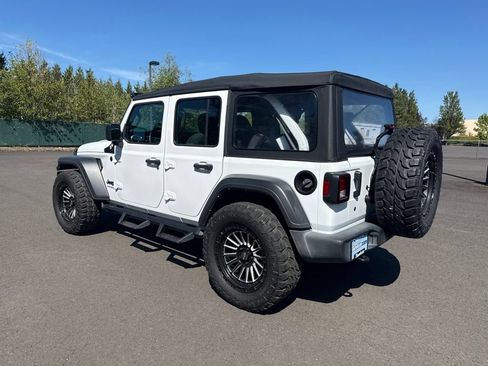Used 2022 Jeep Wrangler Unlimited Sport AWD/4WD image 5