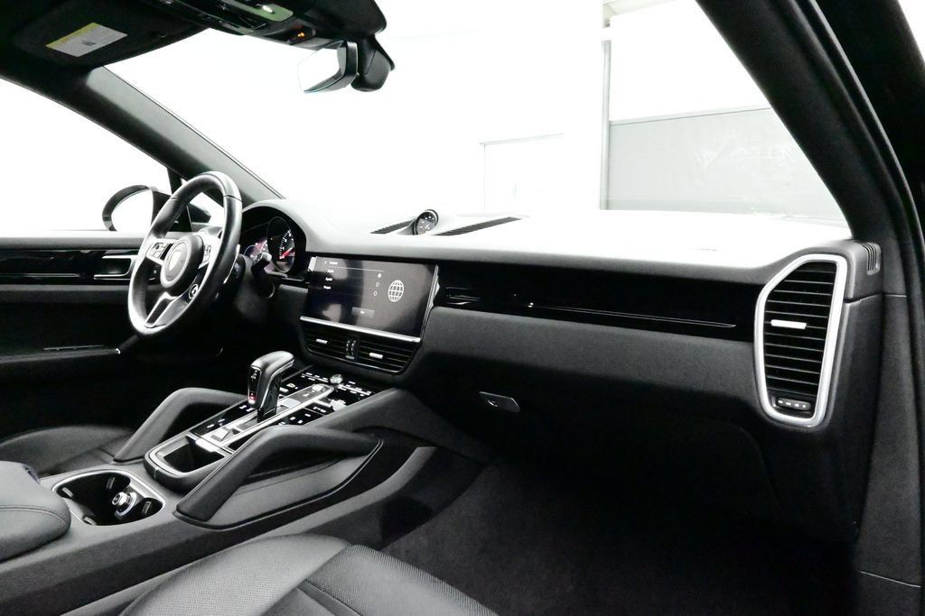 Certified 2023 Porsche Cayenne Coupe w/ Premium Package AWD/4WD image 19