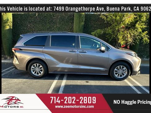 Used 2021 Toyota Sienna LE w/ LE Plus Package FWD image 5