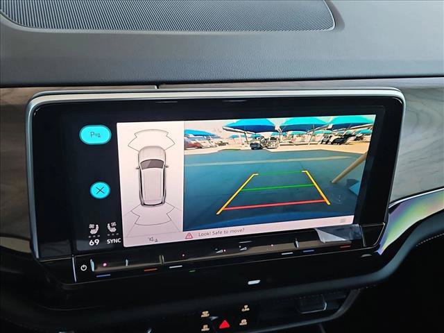 Used 2024 Volkswagen Atlas SE w/ Panoramic Sunroof Package FWD image 13