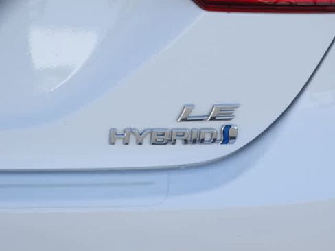 Certified 2021 Toyota Camry LE image 10