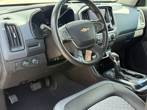 Used 2022 Chevrolet Colorado Z71 w/ Safety Package AWD/4WD image 12
