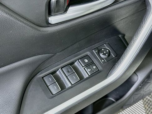 Used 2025 Toyota RAV4 XLE FWD image 15