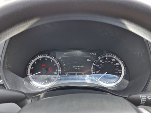 Used 2023 Toyota Highlander L image 9