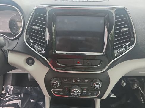 Used 2022 Jeep Cherokee Limited AWD/4WD image 21