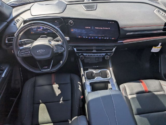 Used 2025 Chevrolet Traverse RS w/ LPO, Floor Liner Package FWD image 17