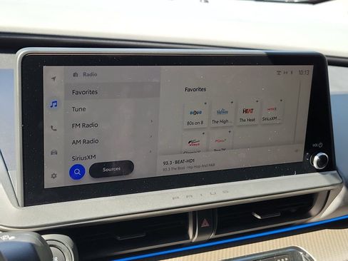 Used 2025 Toyota Prius Limited FWD image 28