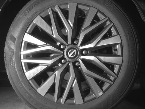 Used 2025 Nissan Altima 2.5 SV FWD image 15
