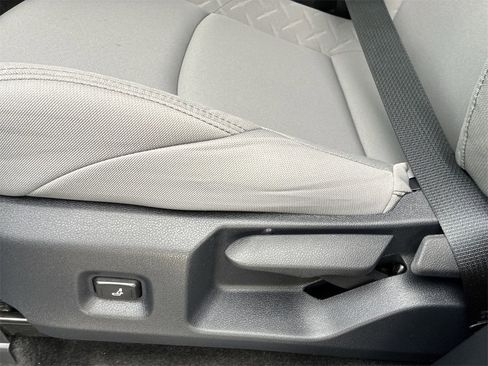 Used 2025 Toyota Tacoma SR image 12