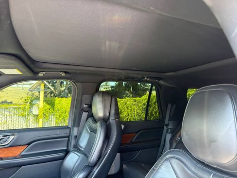 Used 2019 Lincoln Navigator Reserve AWD/4WD image 8