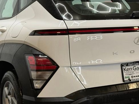 Certified 2024 Hyundai Kona SE image 10