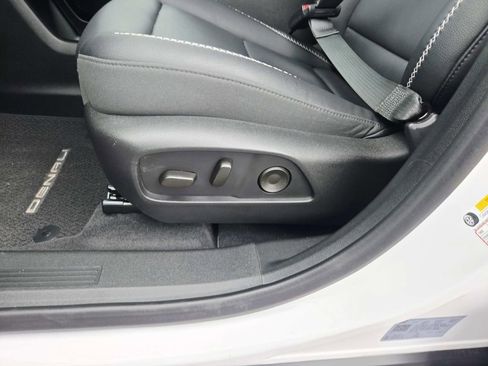 Used 2026 GMC Terrain Denali image 38