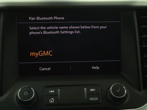 Used 2023 GMC Acadia SLE w/ Driver Convenience Package image 3