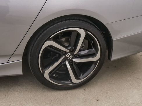 Used 2021 Honda Accord Sport image 6