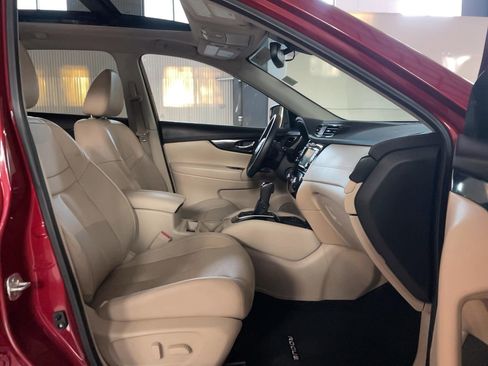 Used 2019 Nissan Rogue SL w/ Premium Package image 25