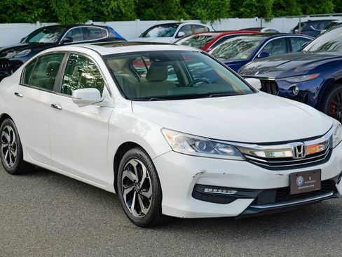 Used 2016 Honda Accord EX image 9