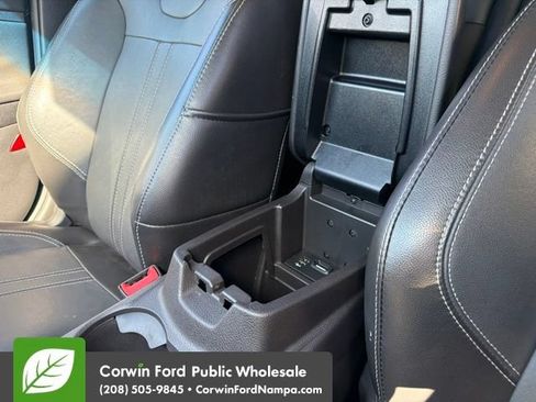 Used 2014 Ford Focus Titanium FWD image 24