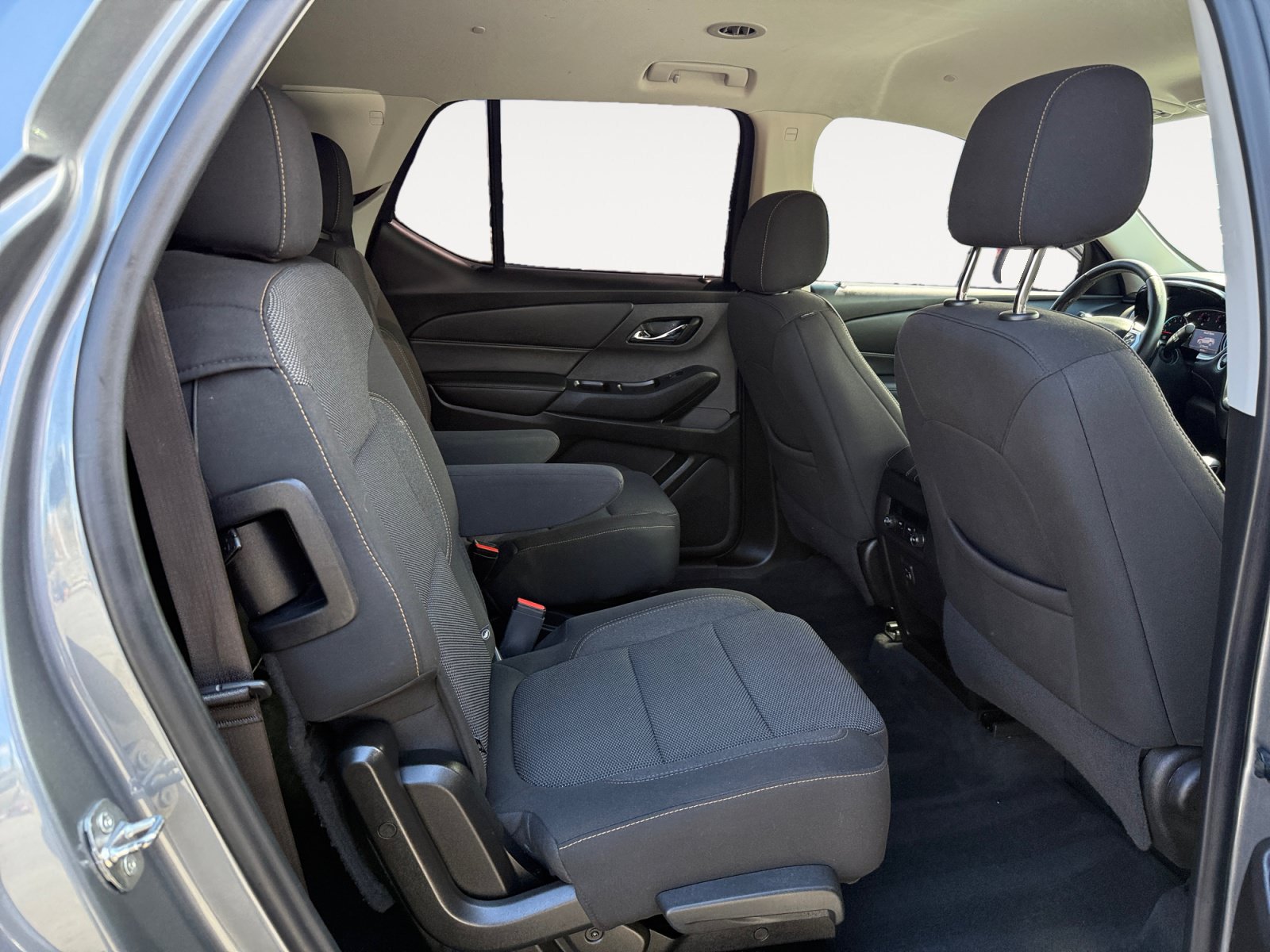 Used 2021 Chevrolet Traverse LT FWD image 18