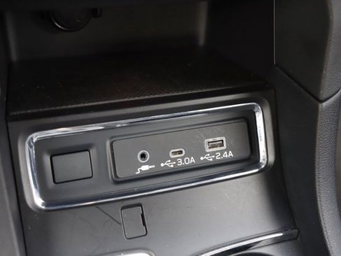 Used 2024 Subaru Ascent Premium w/ Convenience Package image 31