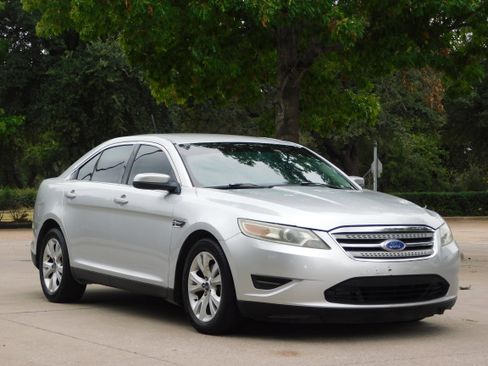 Used 2011 Ford Taurus SEL w/ 201A Rapid Spec Order Code image 9