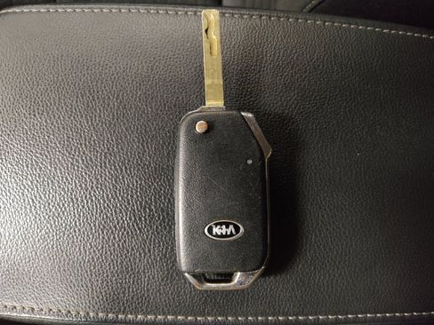 Used 2021 Kia Soul S image 32