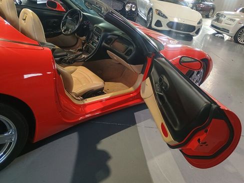 Used 1998 Chevrolet Corvette Convertible image 27