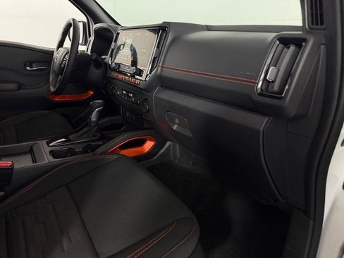 Used 2025 Nissan Frontier PRO-4X AWD/4WD image 29