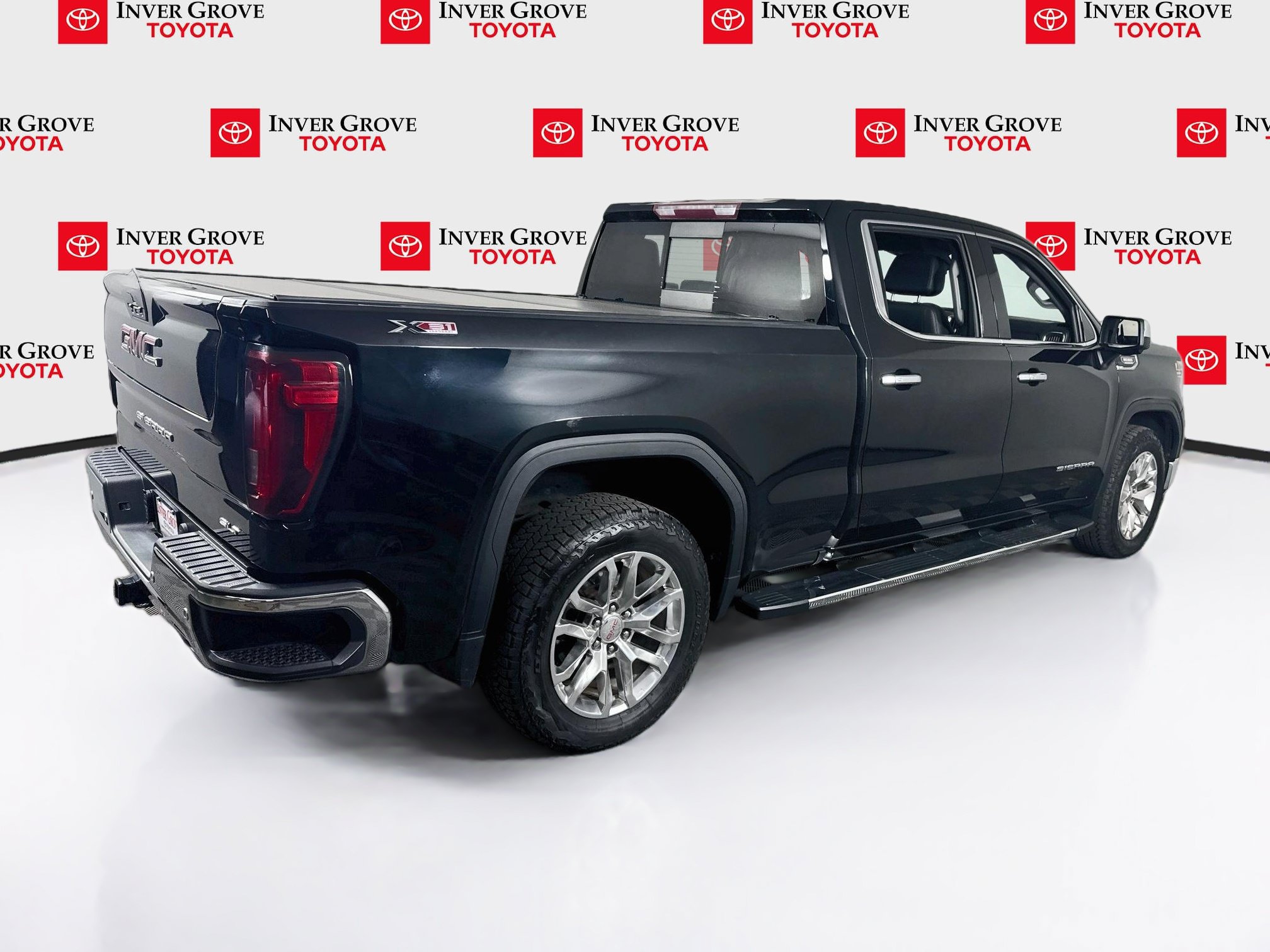 Used 2021 GMC Sierra 1500 SLT w/ SLT Premium Plus Package AWD/4WD image 5